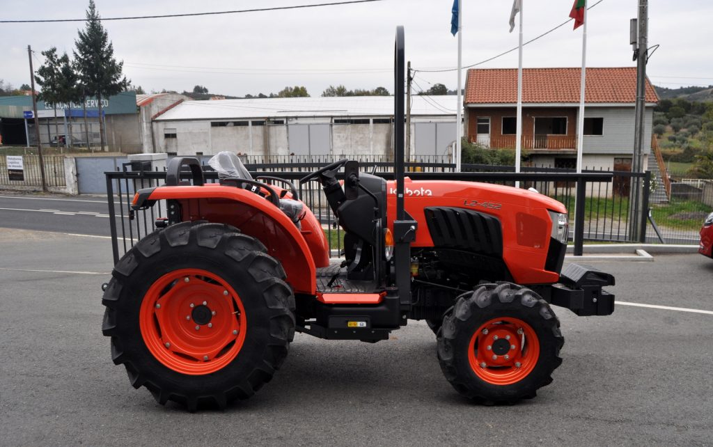 Kubota L2-452