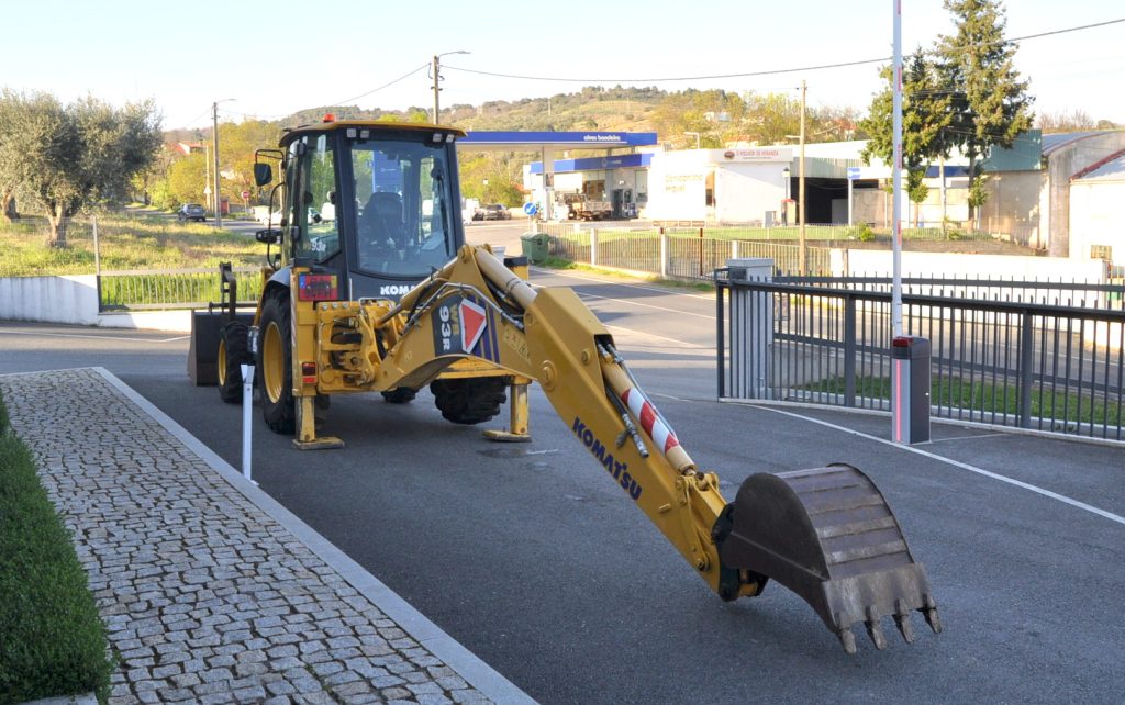 Retroescavadora Komatsu WB93R-8