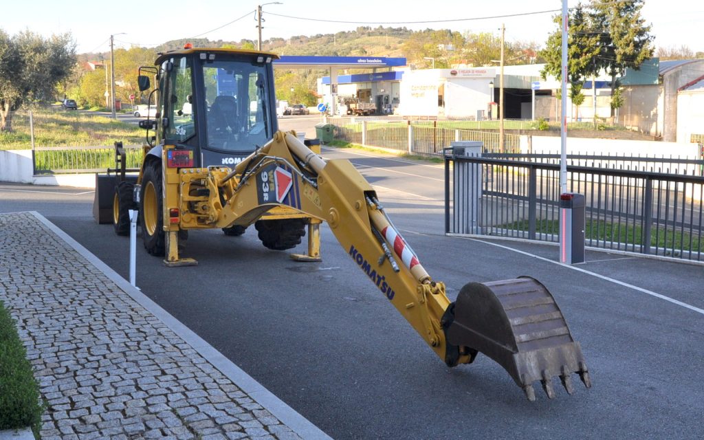 Retroescavadora Komatsu WB93R-8