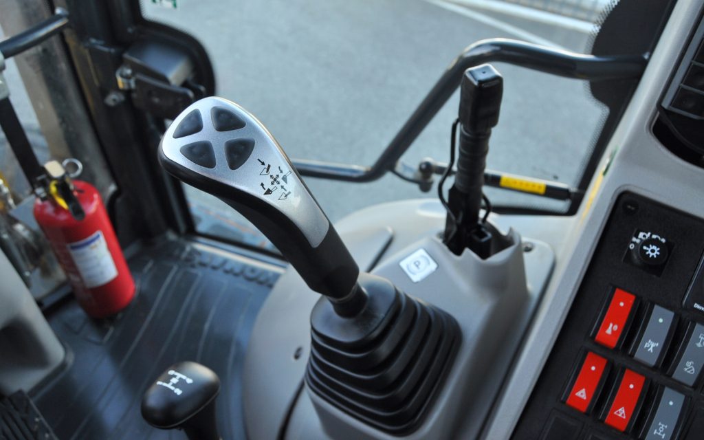 Retroescavadora Komatsu WB93R-8