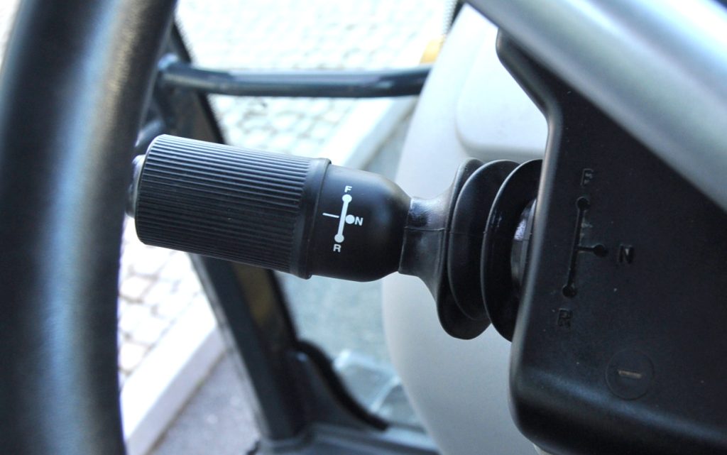 Retroescavadora Komatsu WB93R-8