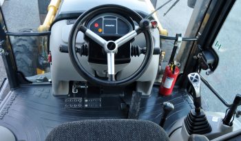 Retroescavadora Komatsu WB93R-8 cheio