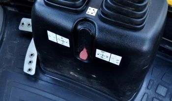 Retroescavadora Komatsu WB93R-8 cheio