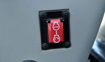 Retroescavadora Komatsu WB93R-8 cheio