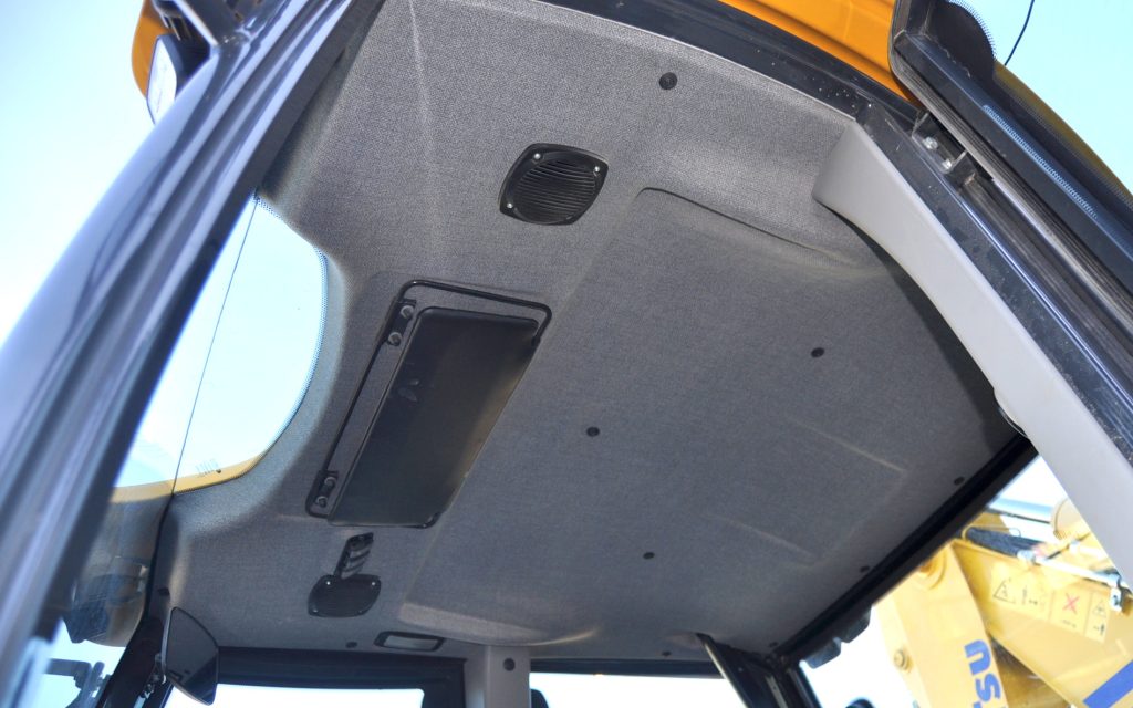 Retroescavadora Komatsu WB93R-8