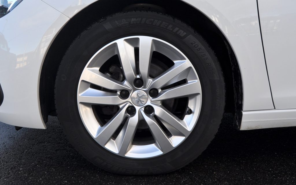 Peugeot 308 1.5 BlueHdi Business Line