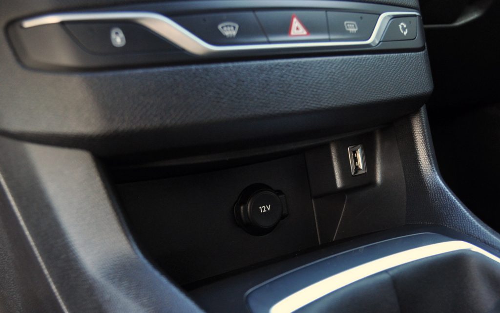 Peugeot 308 1.5 BlueHdi Business Line