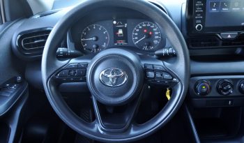 Toyota Yaris 1.0 VVT-i Confort cheio
