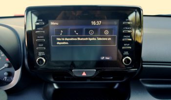 Toyota Yaris 1.0 VVT-i Confort cheio