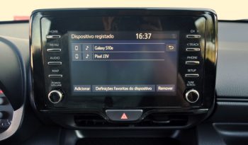 Toyota Yaris 1.0 VVT-i Confort cheio