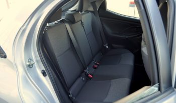 Toyota Yaris 1.0 VVT-i Confort cheio