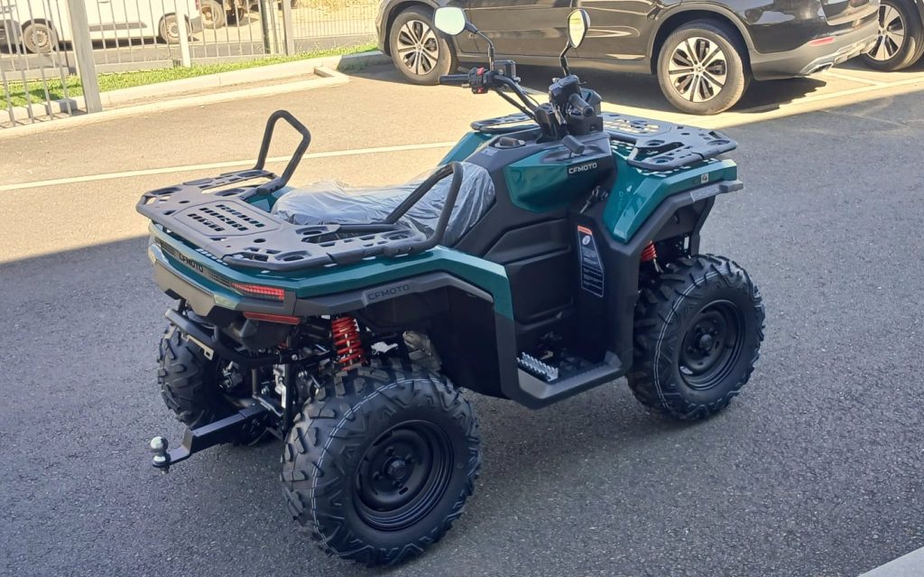 CFMOTO CFORCE C4