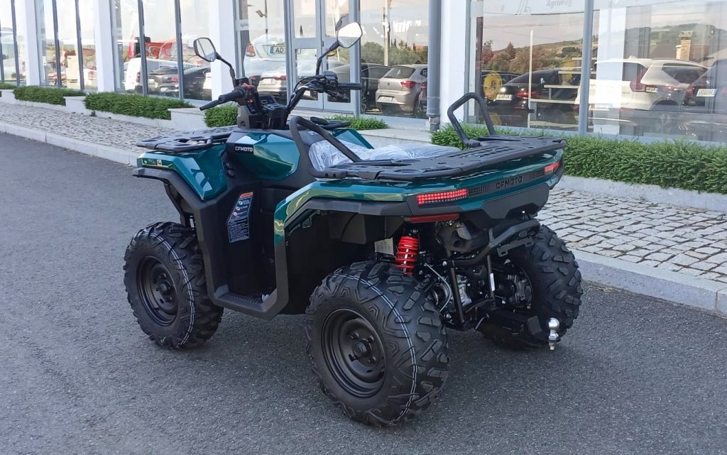 CFMOTO CFORCE C4