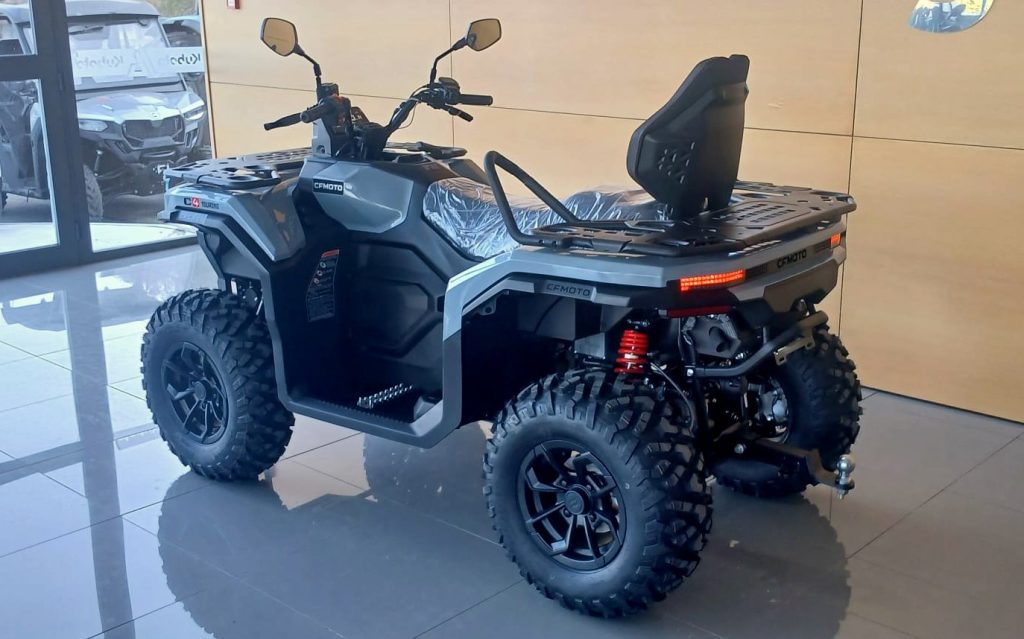CFMOTO CFORCE C4 TOURING
