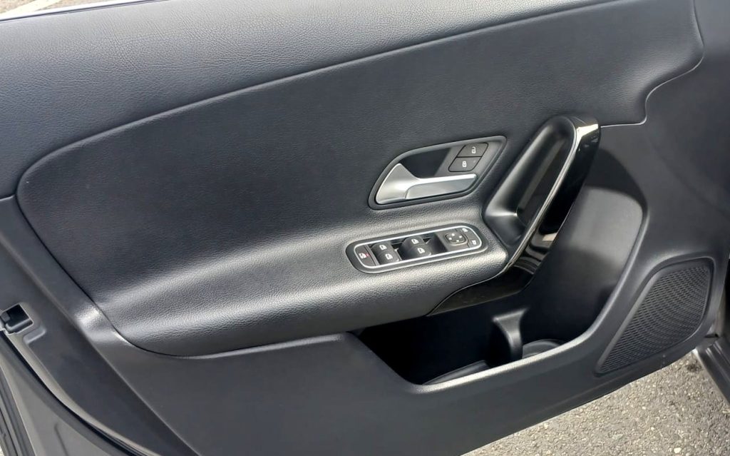 Mercedes-Benz A180d Business Solutions