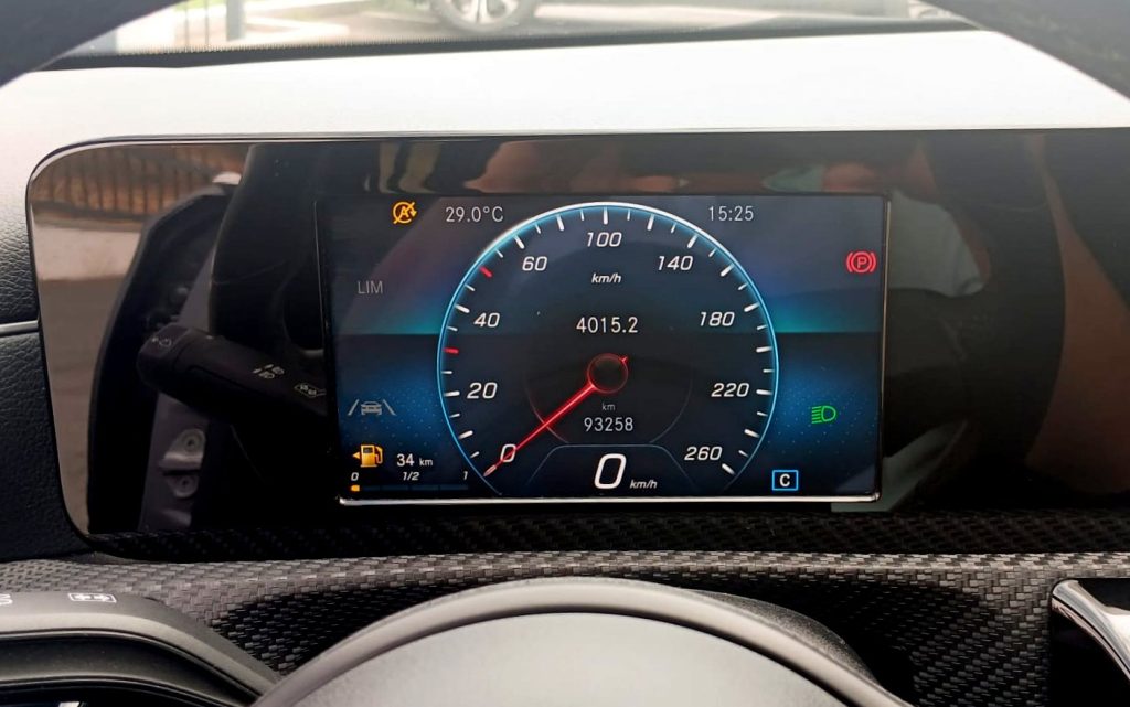 Mercedes-Benz A180d Business Solutions