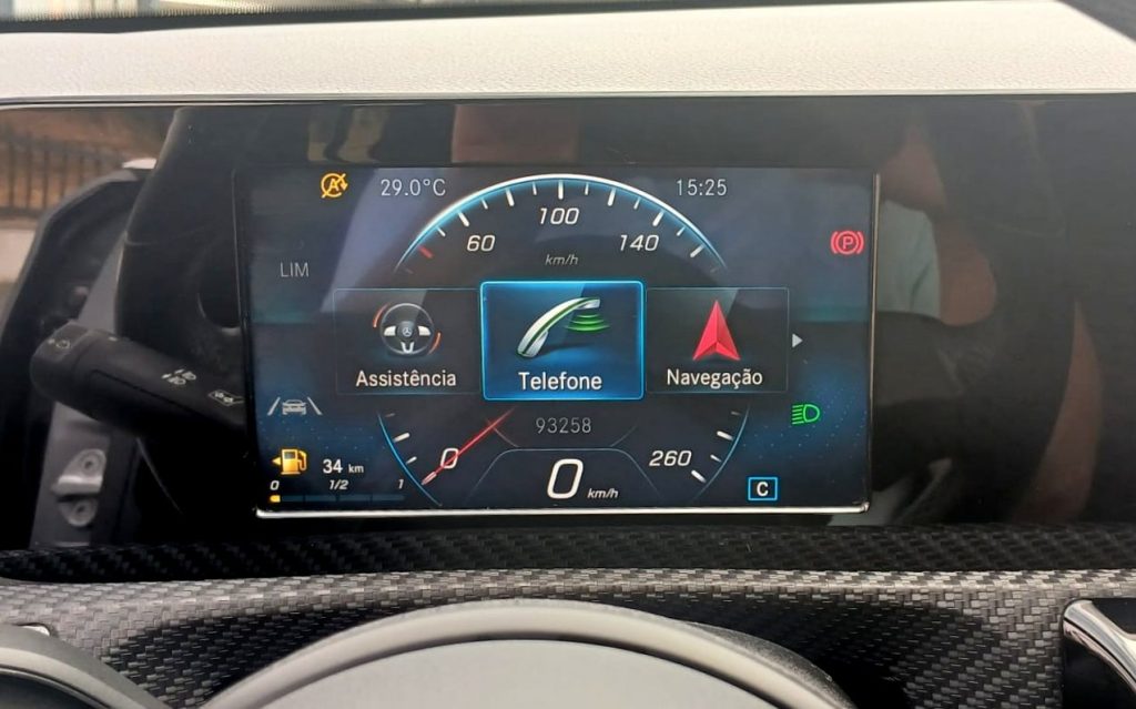Mercedes-Benz A180d Business Solutions