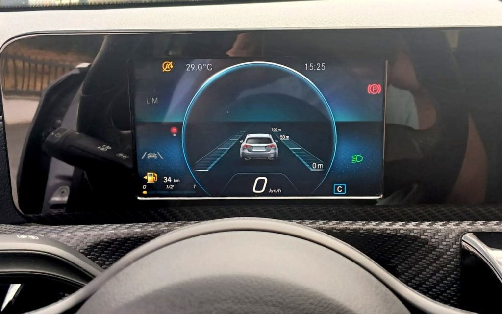 Mercedes-Benz A180d Business Solutions