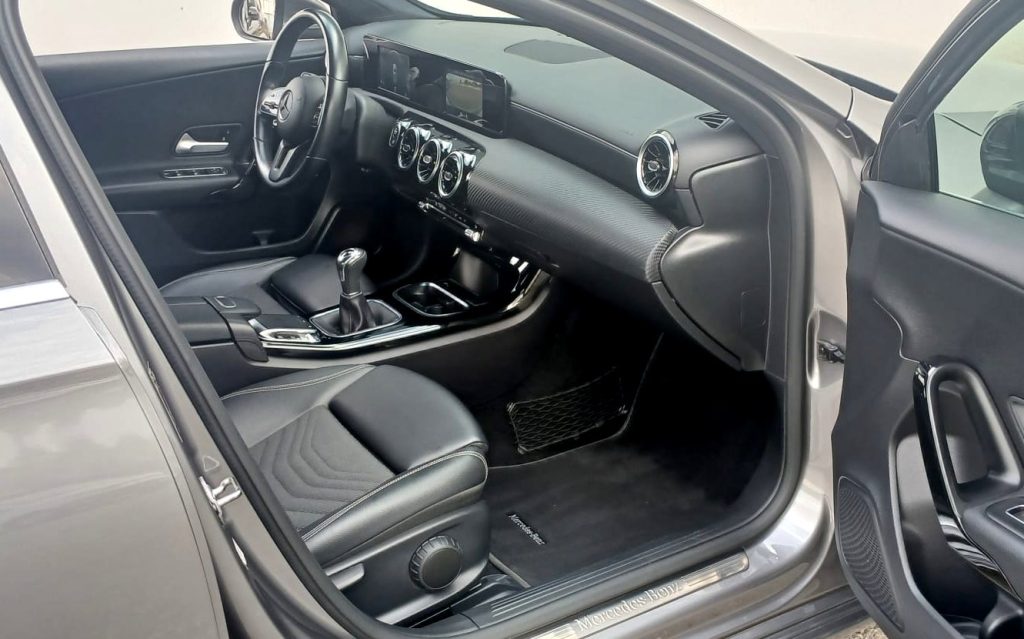 Mercedes-Benz A180d Business Solutions