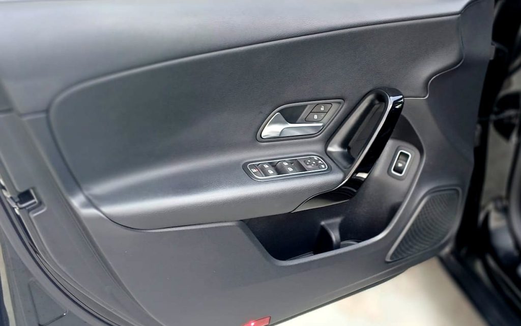 Mercedes-Benz A180d Limousine DCT Advantage