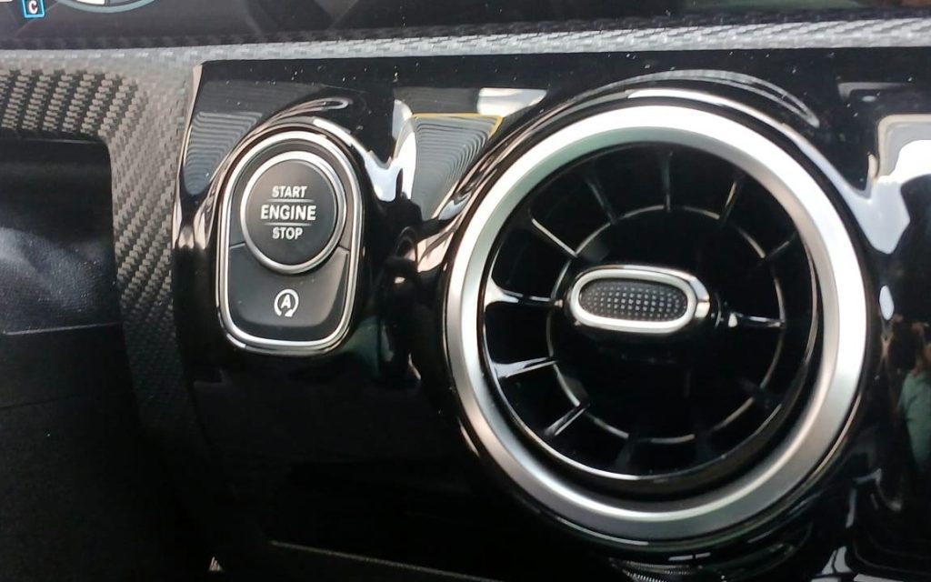Mercedes-Benz A180d Limousine DCT Advantage