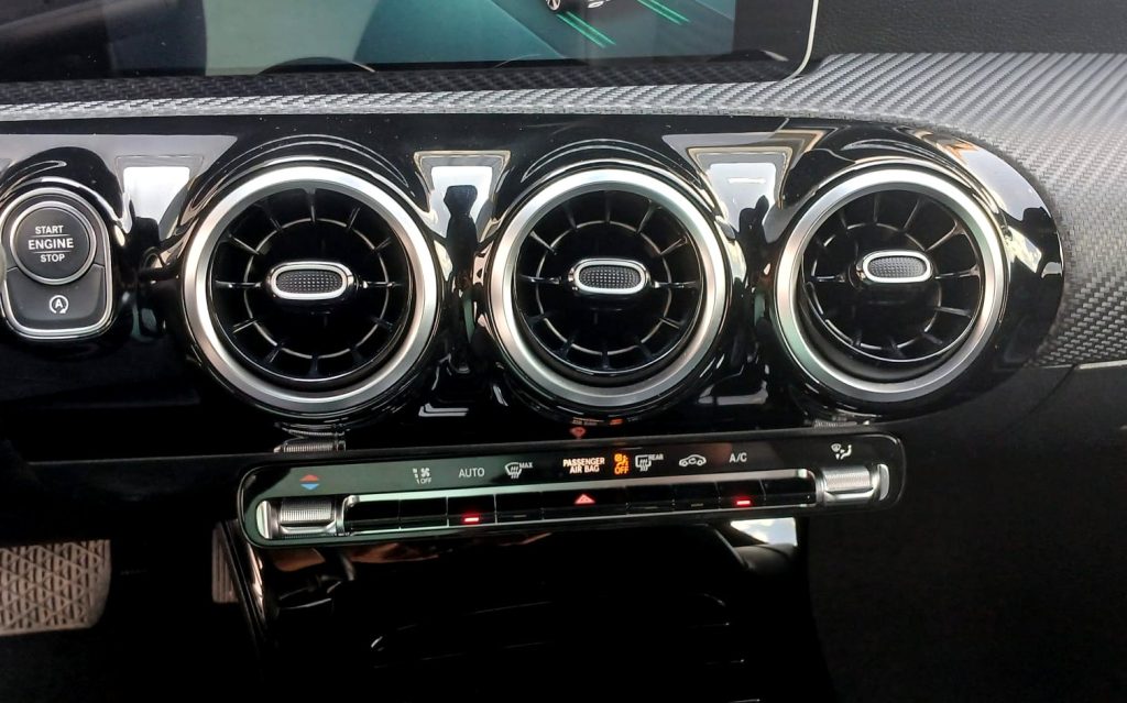 Mercedes-Benz A180d Limousine DCT Advantage