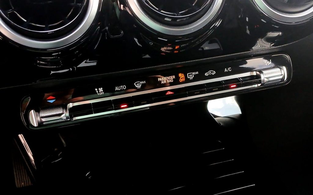 Mercedes-Benz A180d Limousine DCT Advantage