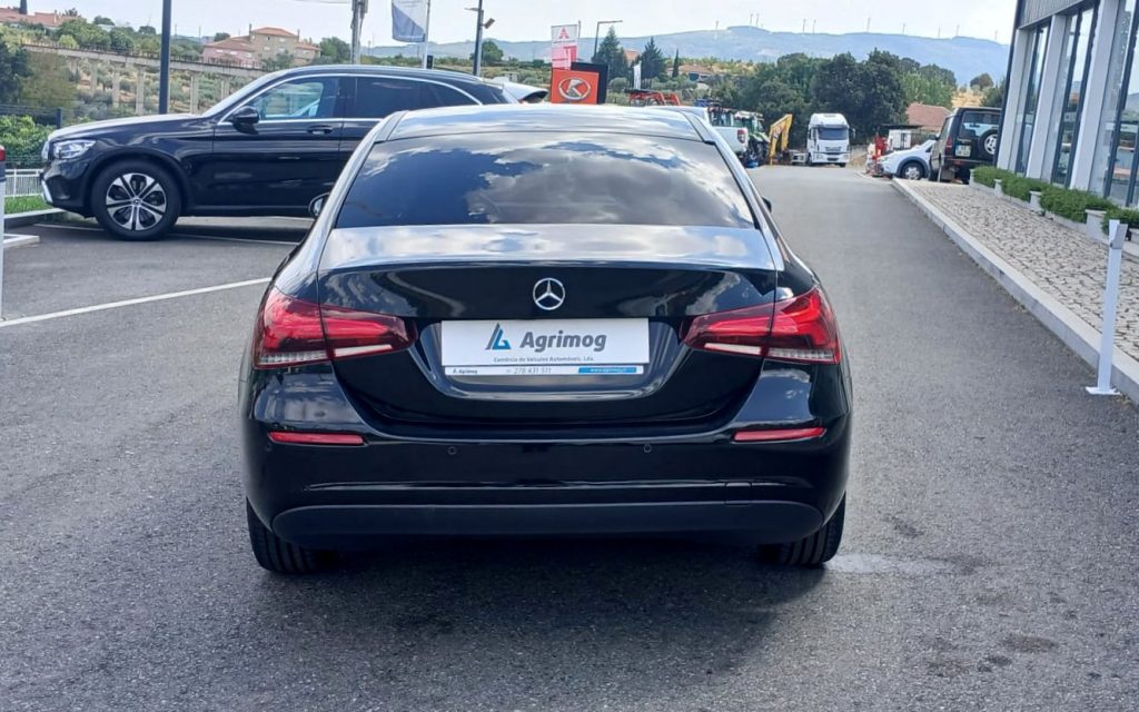 Mercedes-Benz A180d Limousine DCT Advantage