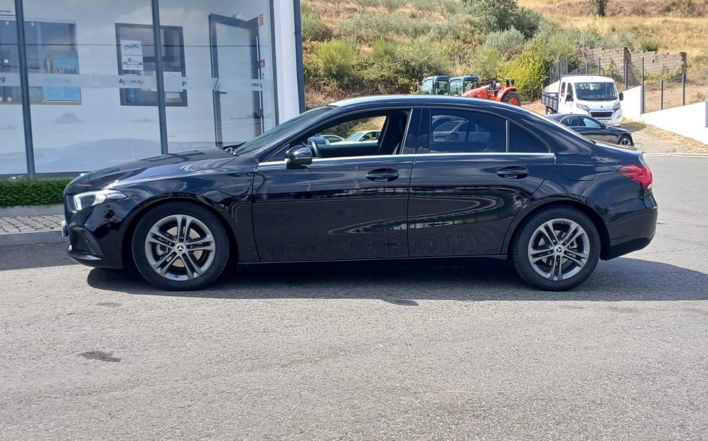 Mercedes-Benz A180d Limousine DCT Advantage