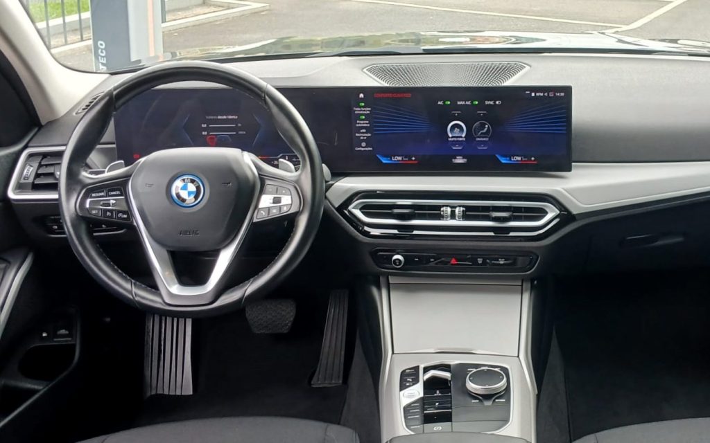 BMW 320e Touring Hybrido Plug-in